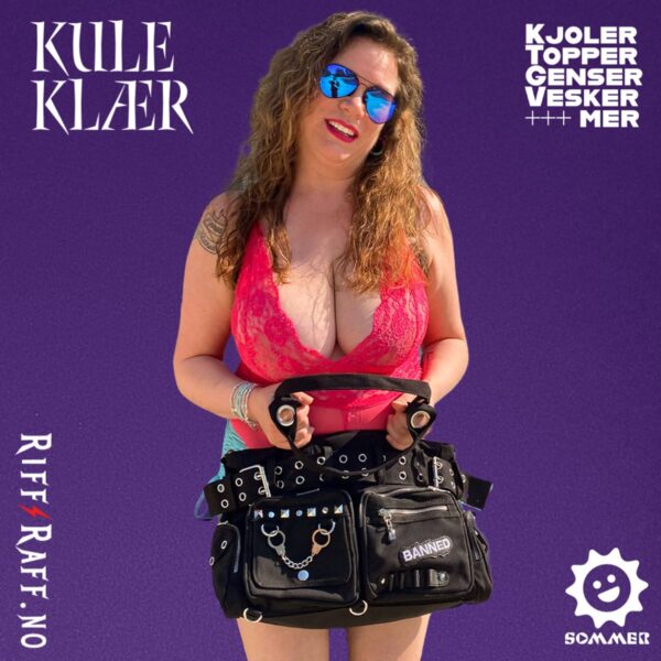 Laila Ramona Hauge holder en Banned veske svart med 11 rom Handcuff BBN754
