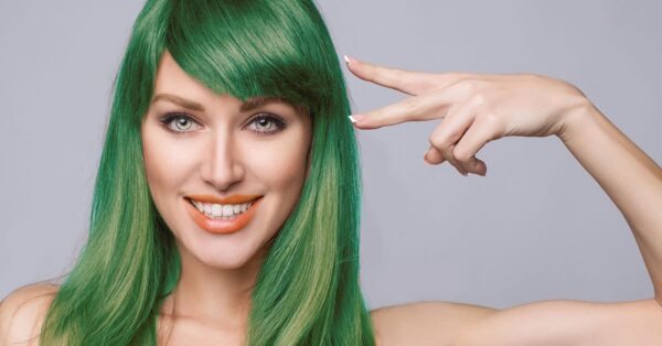 Mørkegrønn hårfarge fra manic panic eller cazy color