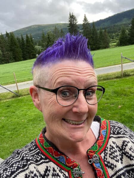 Cicilie Kroba manic panic violet night hårfarge